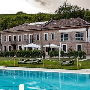 Hotel Cascina Vecchia Calamandrana Exterior photo