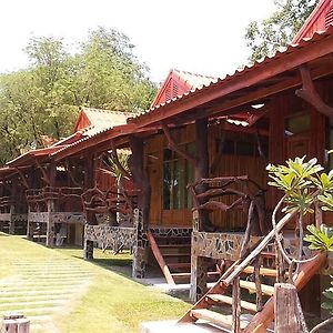 Tamarind Home Resort Kanchanaburi Exterior photo