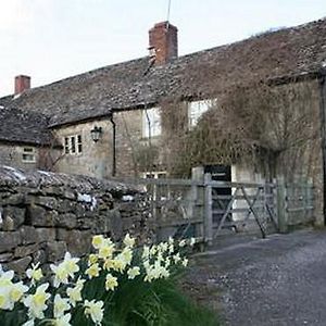 Hotel The Hare And Hounds Chedworth Exterior photo