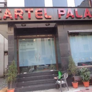 Hotel Cartel Palace Nuova Delhi Exterior photo