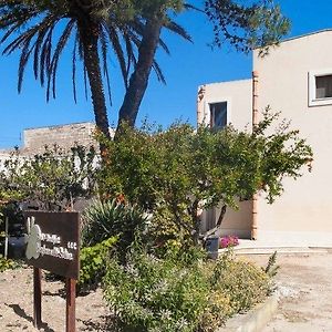 Casolare Nelle Saline Bed and Breakfast Torre Nubia Exterior photo