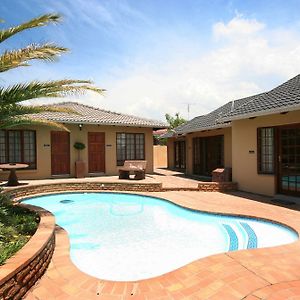 D Vine Guest House Secunda Exterior photo