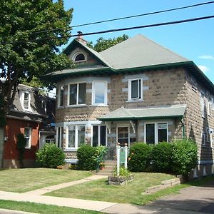 Downtown Bed & Breakfast Bed and Breakfast Moncton Exterior photo