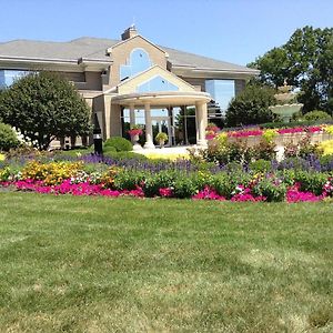 Mill Creek Gardens Bed and Breakfast Winamac Exterior photo