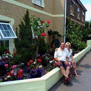 The Guest House Abergavenny Exterior photo