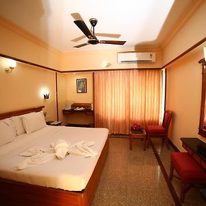 Hotel Mayura Residency Guruvāyūr Room photo