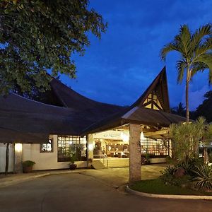 Matabungkay Beach Hotel Exterior photo