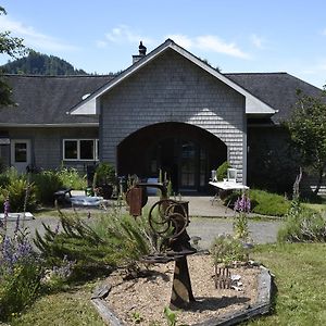 Lucky Mud Inn And Disc Golf Resort Skamokawa Exterior photo