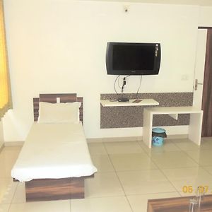 Hotel Stay Inn Gandhinagar Exterior photo
