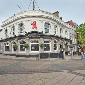 Oyo The Red Lion Hotel Luton  Exterior photo