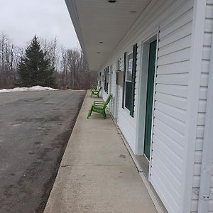 Covered Bridge Inn & Suites Sussex Exterior photo