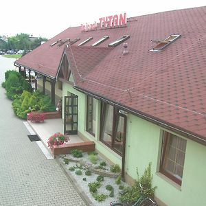 Hotel Zajazd Tytan Kochanowice Exterior photo