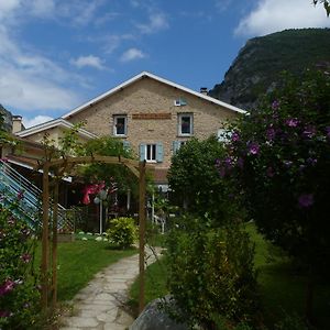 La Petite Auberge De Niaux Bed and Breakfast Exterior photo