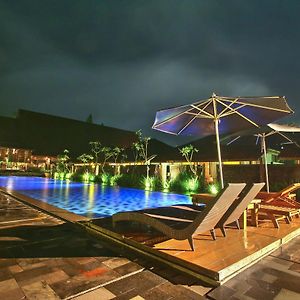 Hotel Shankara Borobudur Magelang Exterior photo