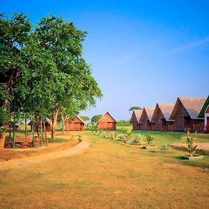 Bestlife Eco Resort Mattala Exterior photo