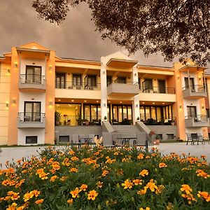 Filoxenia Hotel Giannina Exterior photo