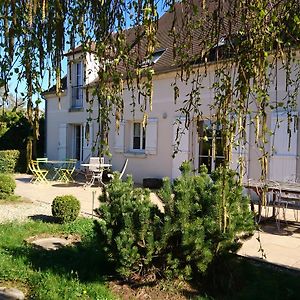 Chambre d'Elisabeth à la Ferme Bed and Breakfast Montépilloy Exterior photo