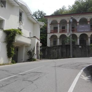 Hotel Il Cortile Friendly House Borgomanero Exterior photo