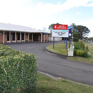 Sleepy Hill Motor Inn Raymond Terrace Exterior photo