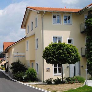 Hotel Zum Kirchenwirt Neukirchen vorm Wald Exterior photo