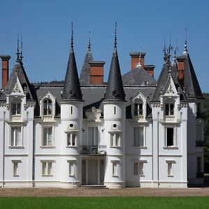 Chateau De La Motte Bed and Breakfast Noailly Exterior photo