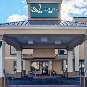 Quality Inn near Baltimore Catonsville Exterior photo