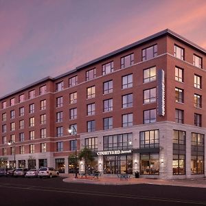 Hotel Courtyard By Marriott Portland Downtown/Waterfront Exterior photo