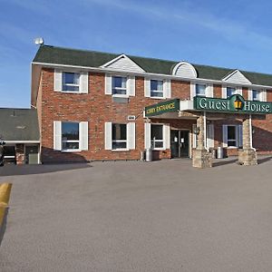 Guest House Inn & Suites Edson Exterior photo