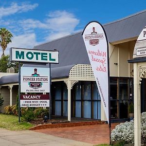 Pioneer Station Motor Inn Swan Hill Exterior photo