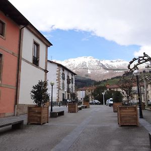 Hotel Ostatu Zegama Exterior photo