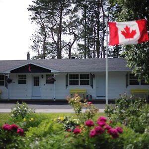 Carleton Inn&Cottages Bridgetown Exterior photo