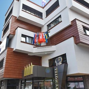 City Hotel Prizren Exterior photo