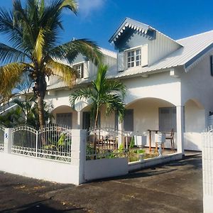 Le Caillou Blanc Bed and Breakfast Saint-Paul Exterior photo