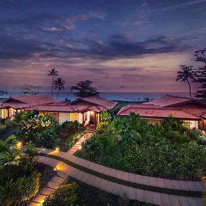 Niraamaya Wellness Retreats Backwaters And Beyond Kumarakom Exterior photo