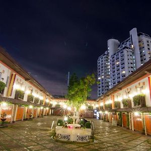 Victoria Court Suites Pasig Manila Exterior photo