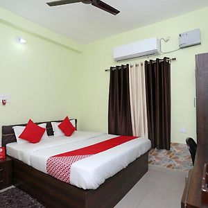 Oyo 18417 Sri Hari Guest House Bhubaneswar Exterior photo