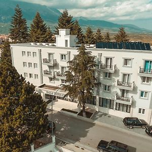 Hotel Turizem Shkelzeni Bajram Curri Exterior photo