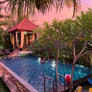 Villa Rosseno - Evelyn Private pool&Garden Yogyakarta Exterior photo