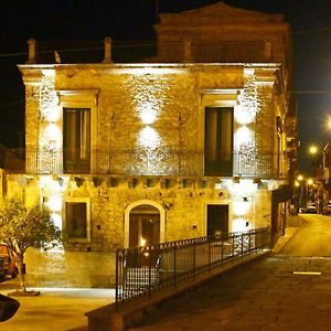 Palazzo Restifa bnb Bed and Breakfast Montalbano Elicona Exterior photo