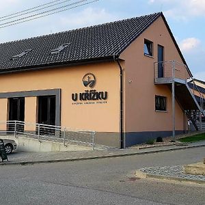 Hotel Penzion U Křížku Kobylí Exterior photo