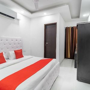 Hotel Oyo 40460 Paradise Studio Zirakpur Exterior photo