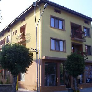 Hotel Kesta Za Gosti Fantazia Tryavna Exterior photo