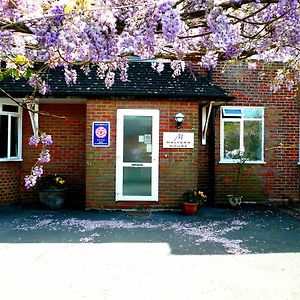 Hotel Malvern House High Wycombe Exterior photo