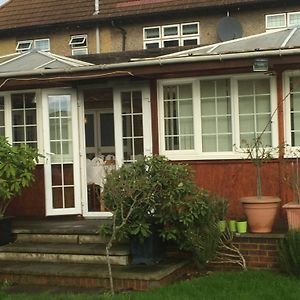 Colnbrook Lodge Guest House Slough Exterior photo