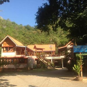 Yayee Homestay Ban Huai Maenam Noi Exterior photo