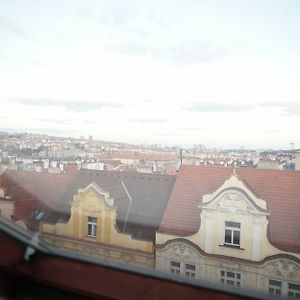 Appartamento Attic Flat With Amazing Terrace Praga Exterior photo