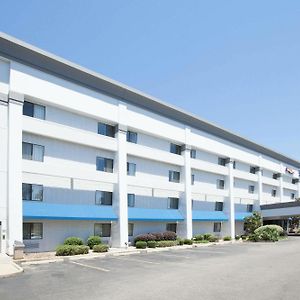 Hotel Baymont By Wyndham Texarkana Exterior photo