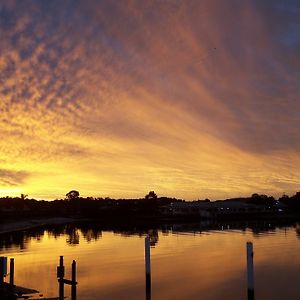 Maroochy Waterfront Motel Sunshine Coast Exterior photo