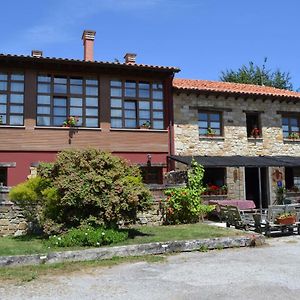 Apartamentos Rurales La Cirigueena Oles Exterior photo