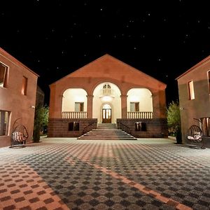 Royal Palace Hotel Vanadzor Exterior photo